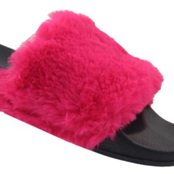 5🌟⬇️6 HOURS PRICE FIRM Fuschia Faux Fur Slide Sa - Picture 9 of 12